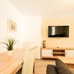 Casa Loma Con Terreno Privado Y Parking Compartido - A 800m De Playa Poniente Casa de Férias