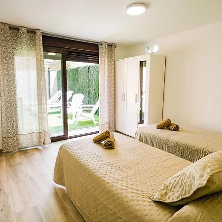 Casa Loma Con Terreno Privado Y Parking Compartido - A 800m De Playa Poniente Holiday home